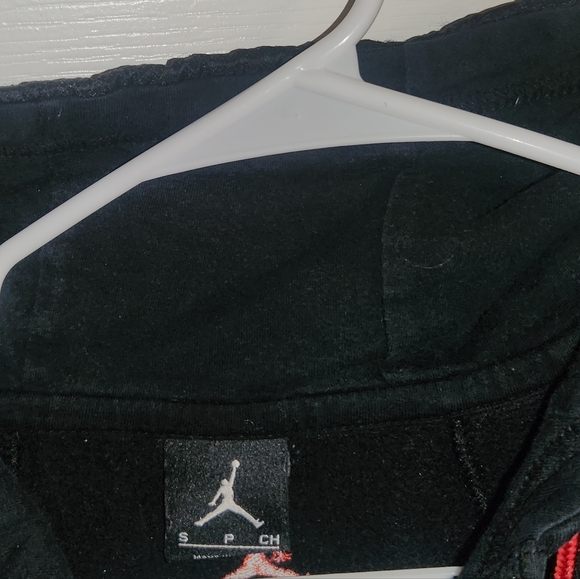 Jordan's men's small black and red hoodie - Picture 6 of 13